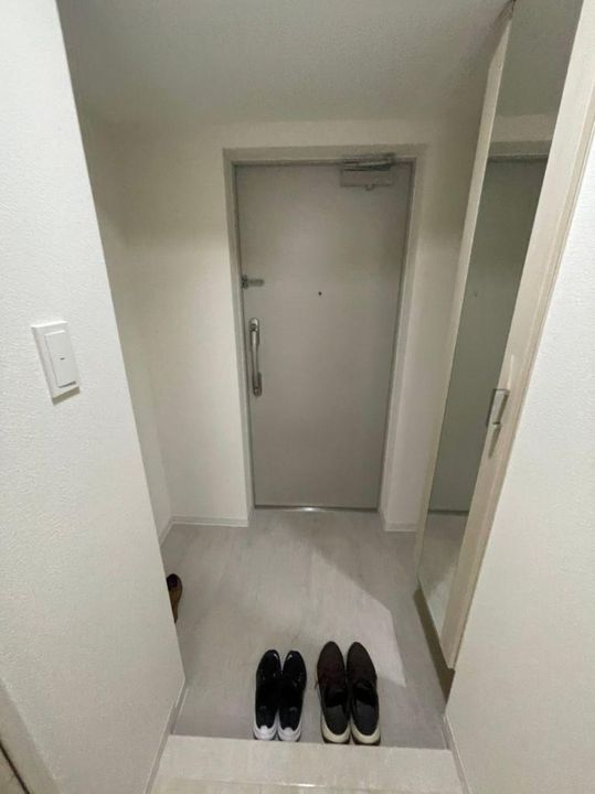 フレール上前津の玄関