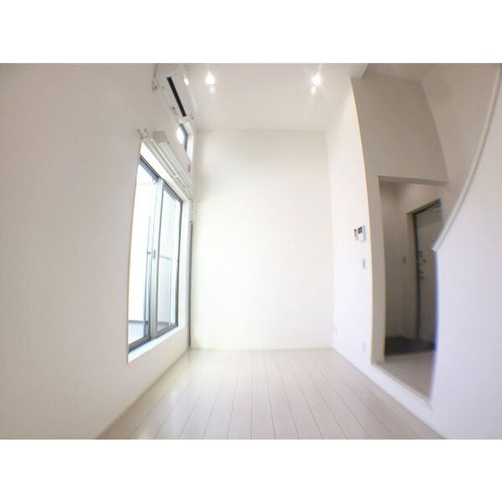 セストチッタ六番町(セストチッタロクバンチョウ102の居間