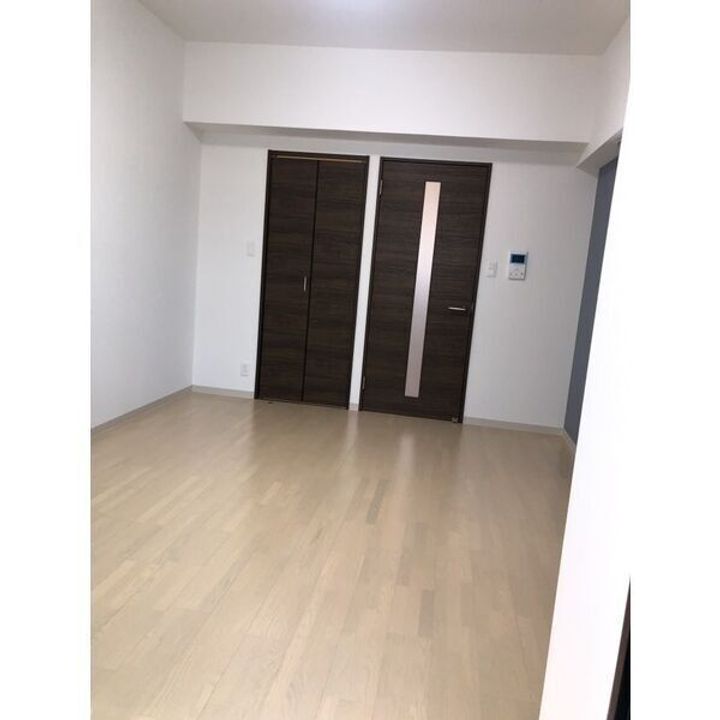 リラ出来町202の居間