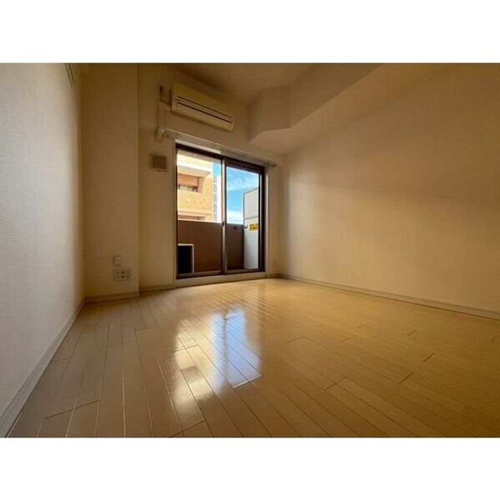 プレサンスSAKAE白川公園の居間