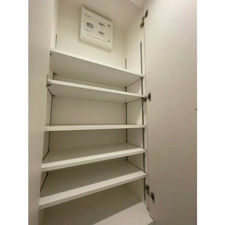 クレストタップ大曽根の玄関