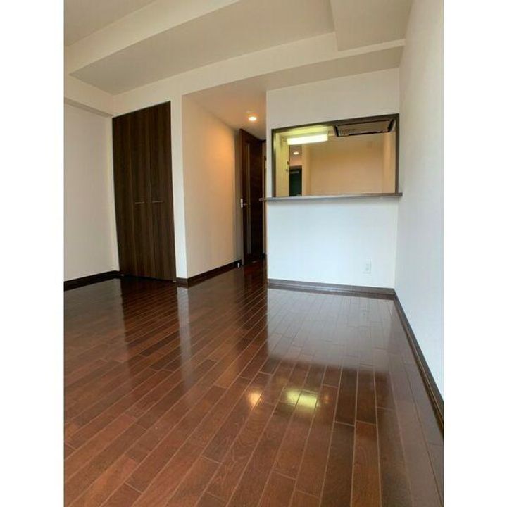 ライジングコート名古屋駅前東の居間