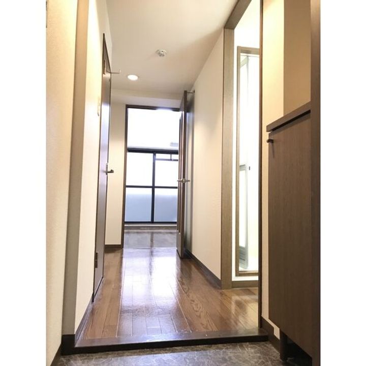 SH丸の内の玄関