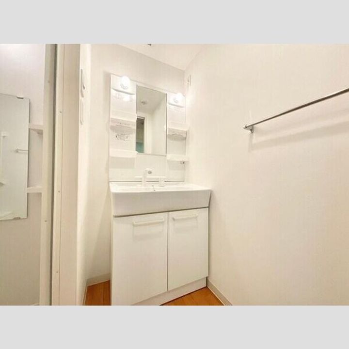 Nani Lai(ナニ レイ)のその他画像