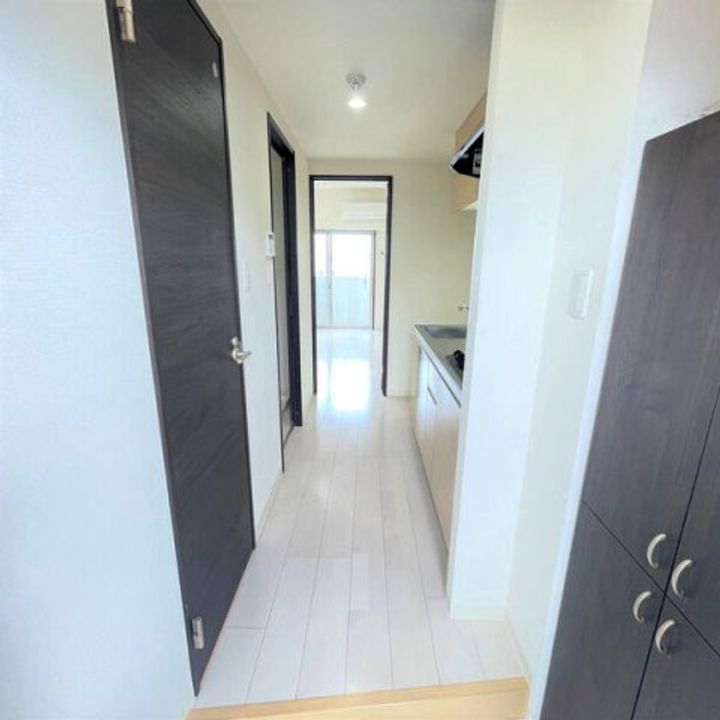 axis meiseiの玄関