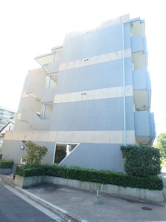 新庄リバービルの外観