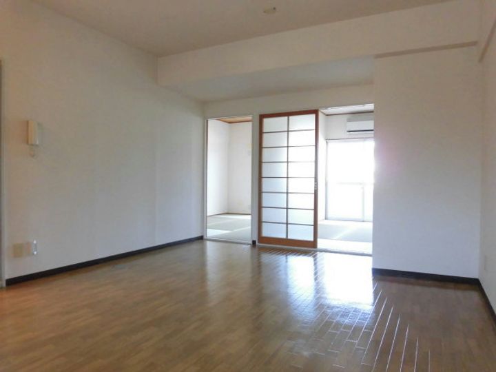 コーポ・カワチの居間