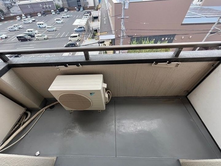 迫マンションの内装