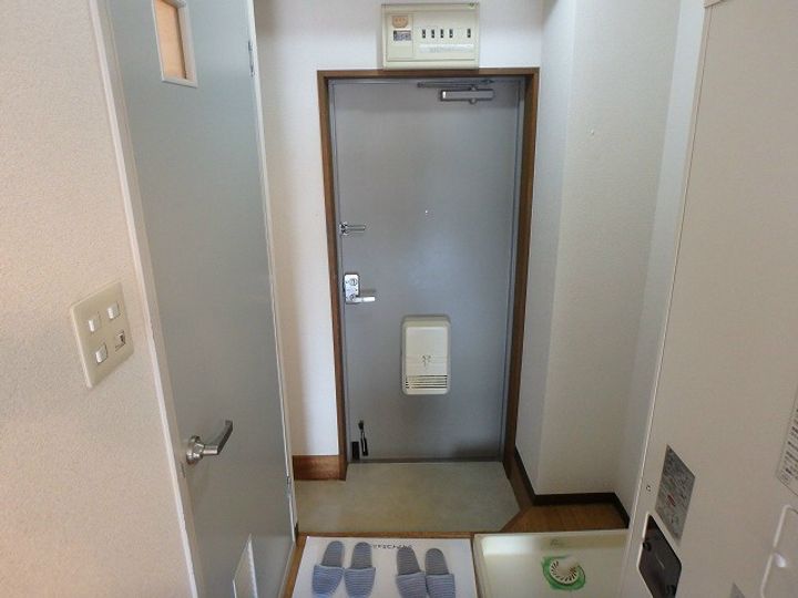 サンシャインヒルズ相田の玄関