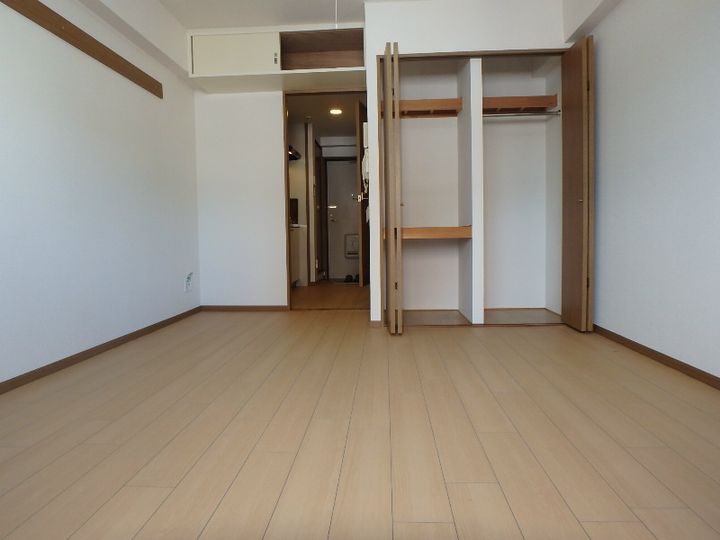 セゾン升本203の居間