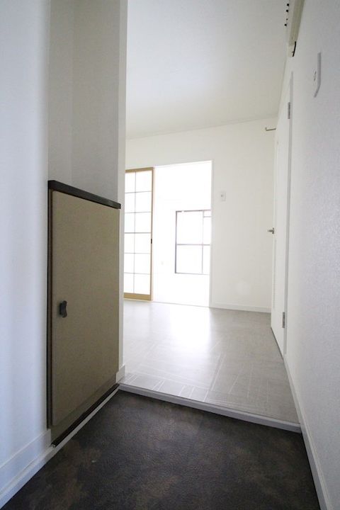 アスカビルの玄関