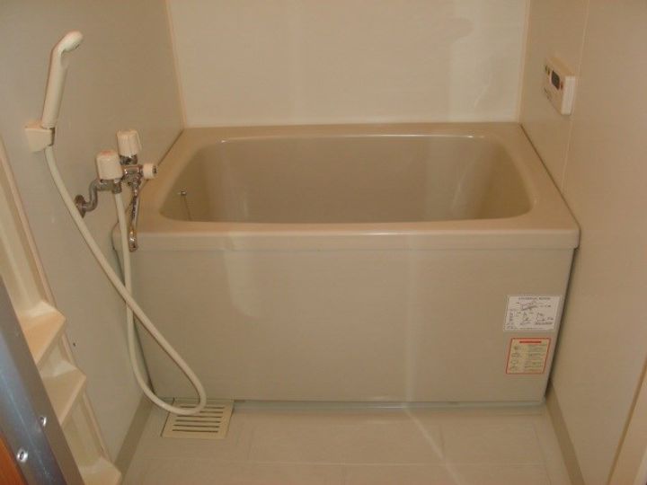 ラ・ヴィータ高取北II104の風呂