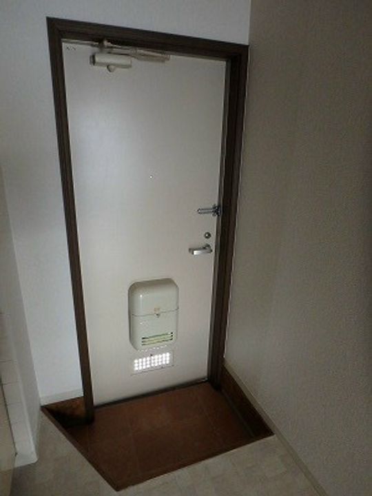 沖野ハイツの玄関