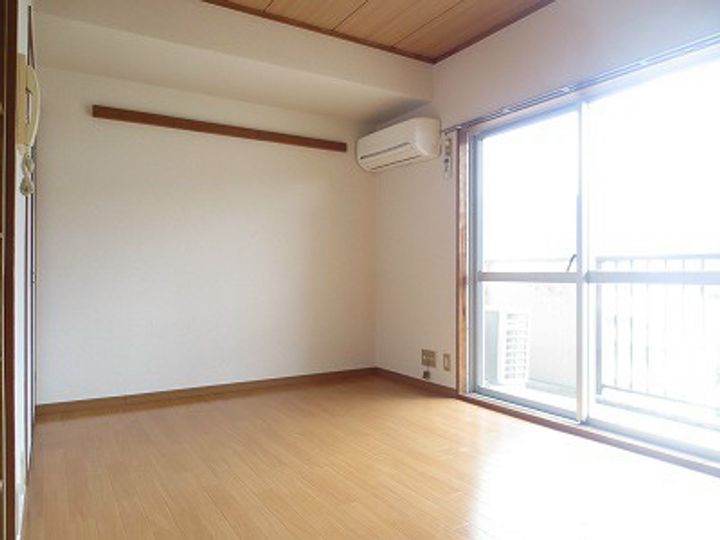 エクセルコート太田川の居間