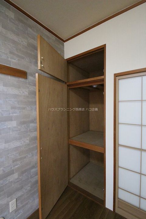 アスカビルの内装