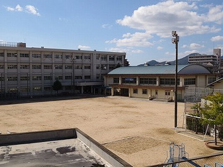 広島県広島市安佐南区中筋2丁目(一戸建)の賃貸物件の周辺