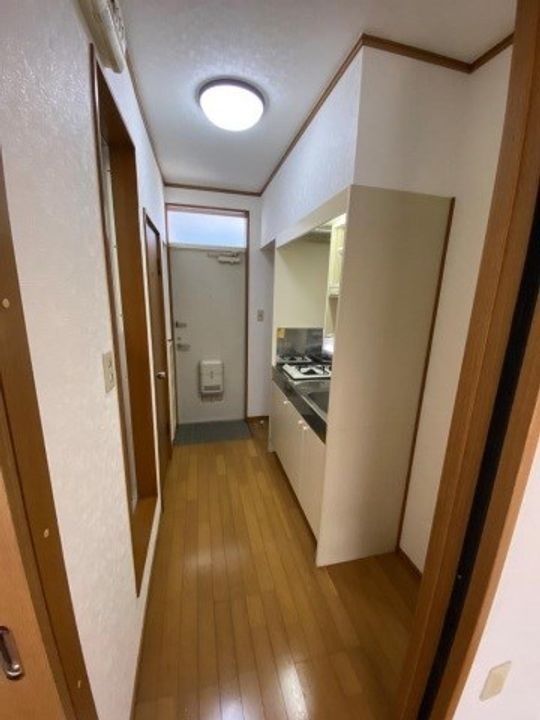 メゾンいちば B棟の玄関