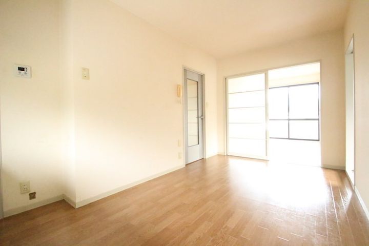 ビューハイム原田 A棟の居間