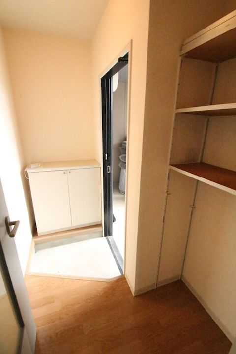 ビューハイム原田 A棟の玄関