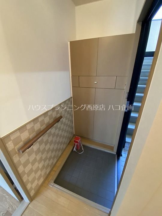 グリーンパレス大町Bの玄関