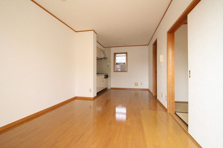 リアルエステートイン中須の居間