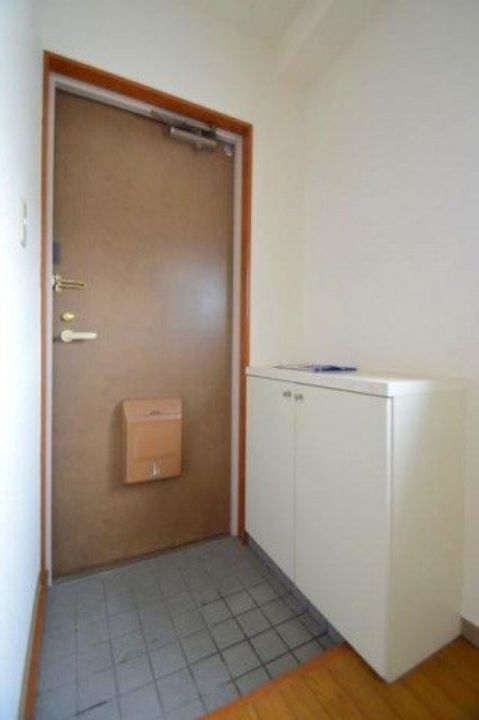 垣内ビルの玄関