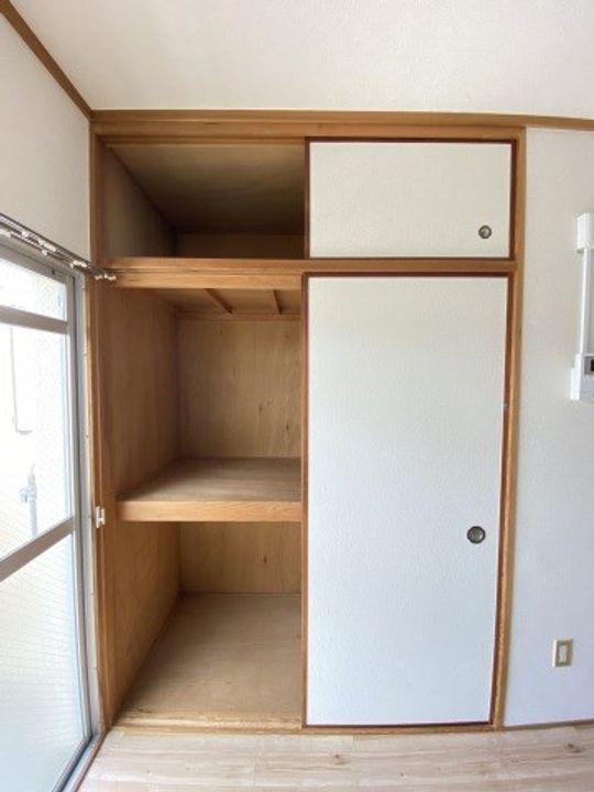 メゾン川中202の内装