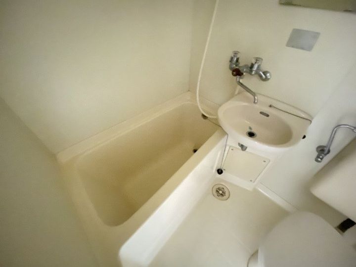 メゾン川中202の風呂