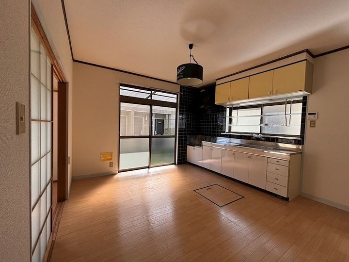 広島県広島市安佐南区東野2丁目(一戸建)の賃貸物件の居間