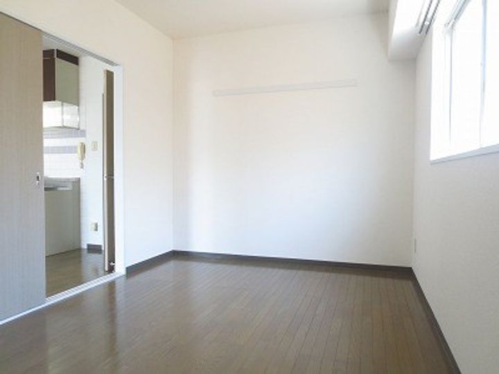 広島県広島市安佐南区川内5丁目の賃貸マンションの寝室