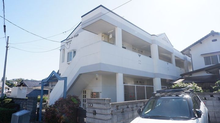 ディアハイツナカタの外観