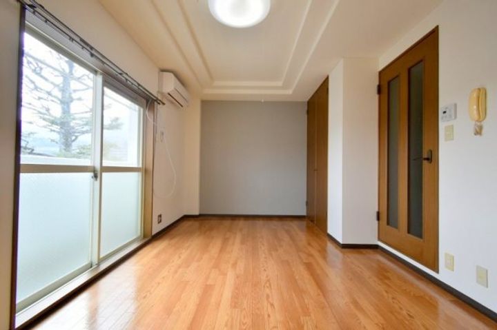 ディアハイツナカタの居間