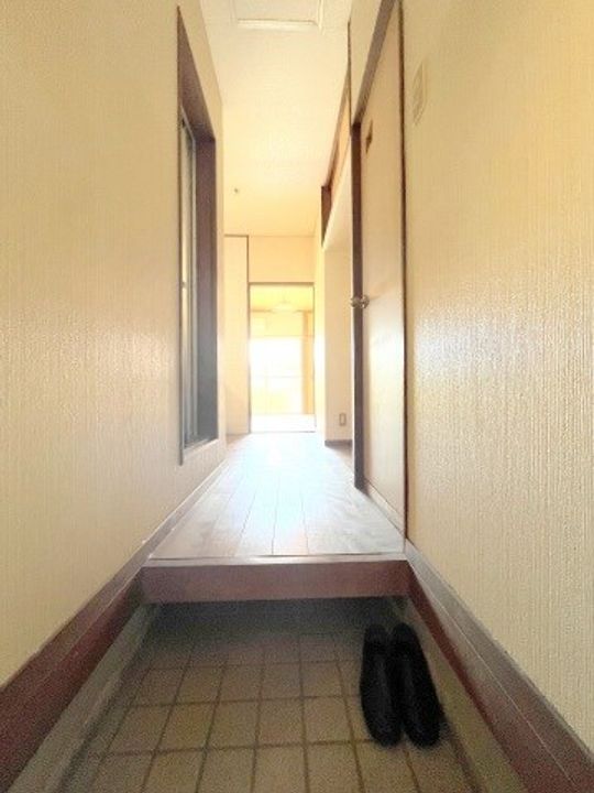 広島県広島市安佐南区上安1丁目の賃貸アパートの玄関