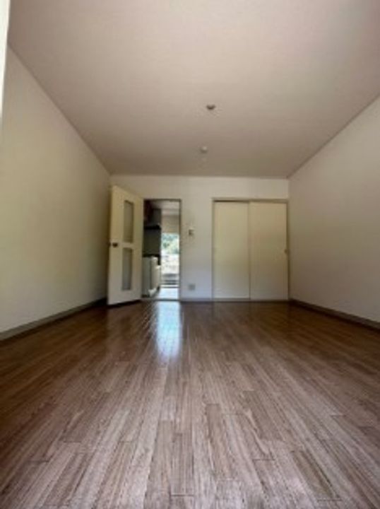 広島県広島市佐伯区五日市町大字石内の賃貸アパートの居間