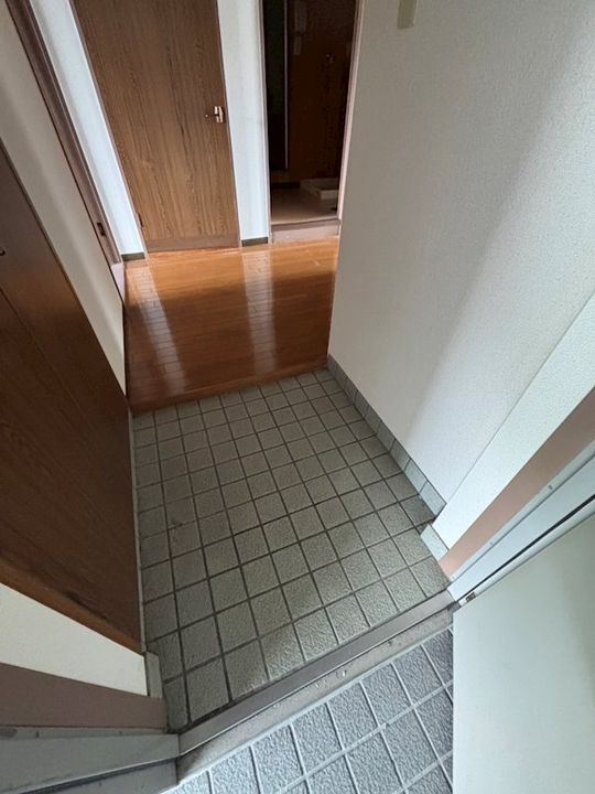 メゾン大町の玄関