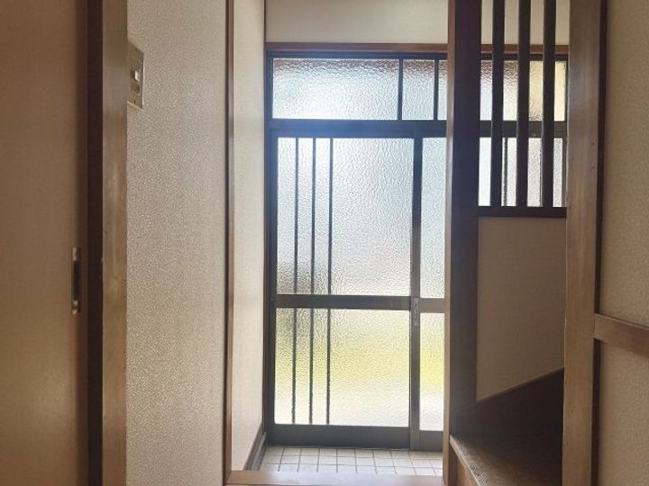 広島県広島市安佐南区古市1丁目(一戸建)の賃貸物件の玄関