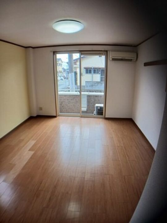 アヴェニール諏訪の居間