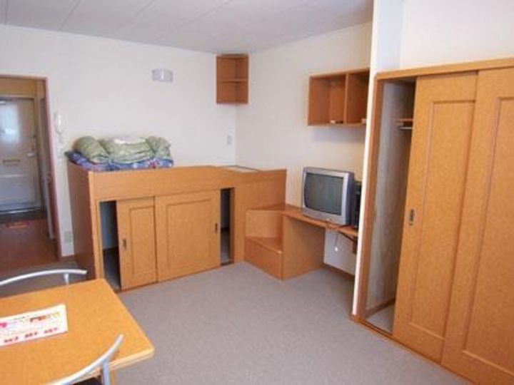 レオパレスリージョンリバサイド212の居間