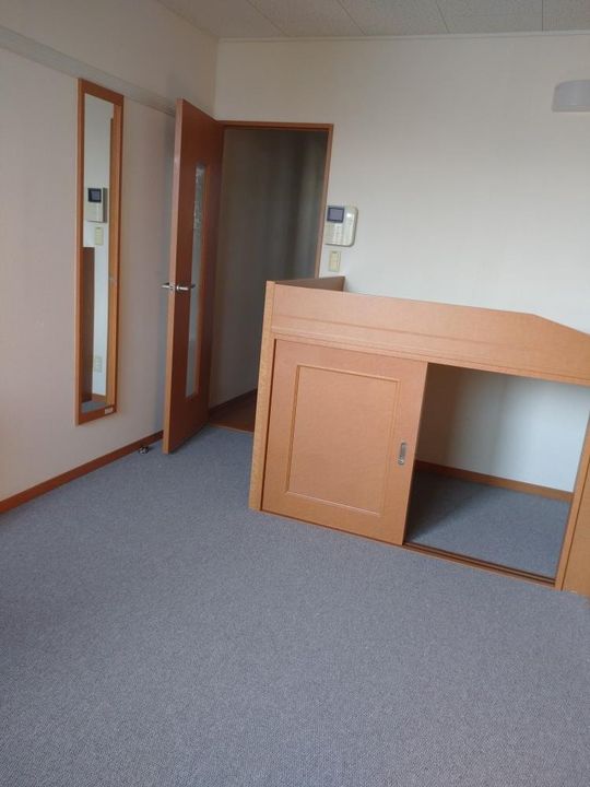 レオパレス中村207の居間