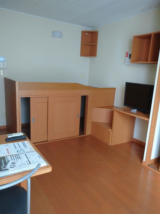 レオパレス中村105の居間