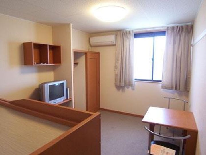 レオパレスFine206の居間