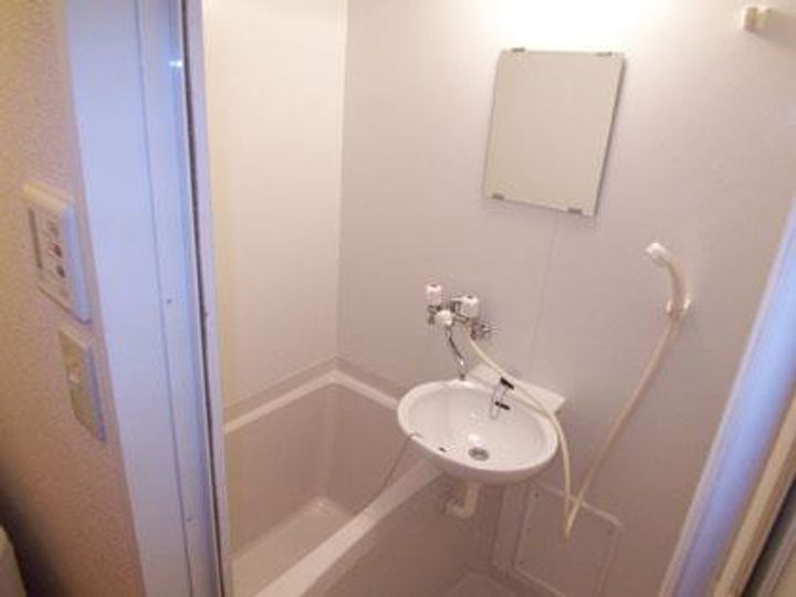 レオパレスFine105の風呂