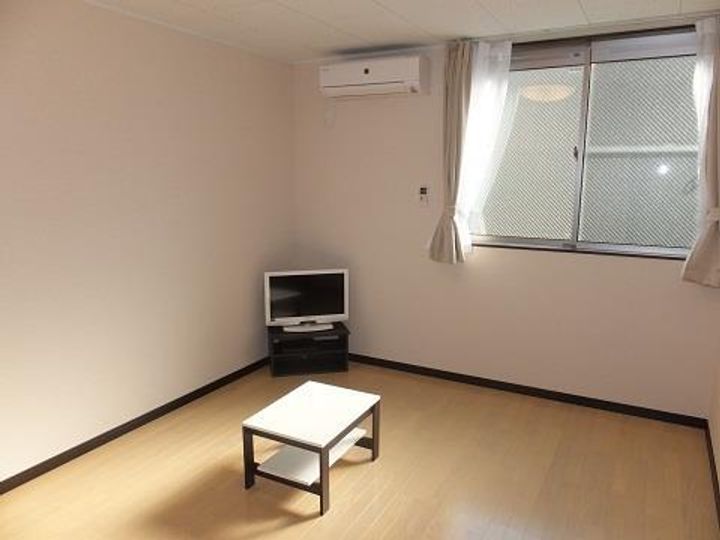 レオネクストアルタイル106の居間