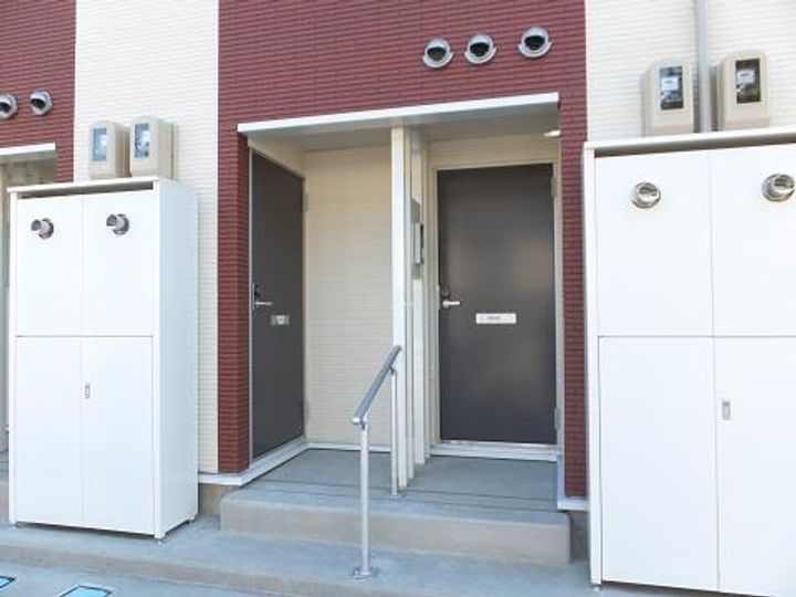 レオネクストアルタイル106の玄関