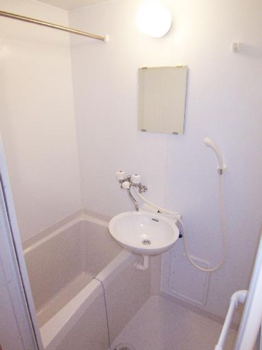 レオパレスベガ106の風呂