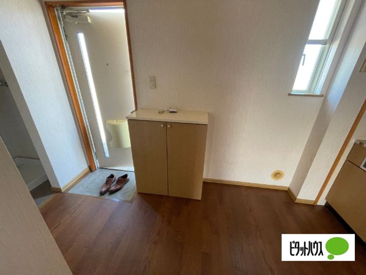 フェリース小生砂B202の玄関