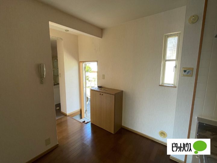 フェリース小生砂A104の玄関