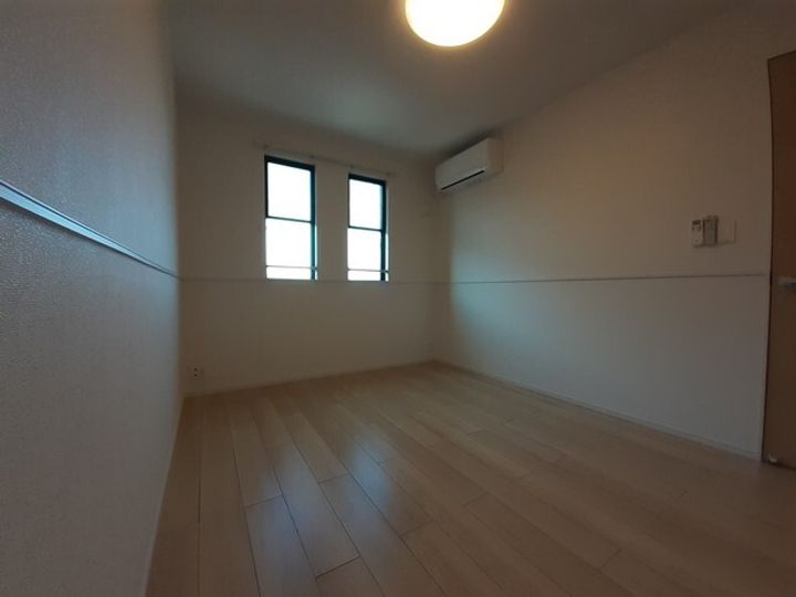 K’sヴィレッジ平井 Aの居間