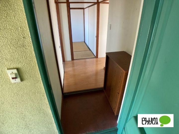 プリムローズⅠ302の玄関