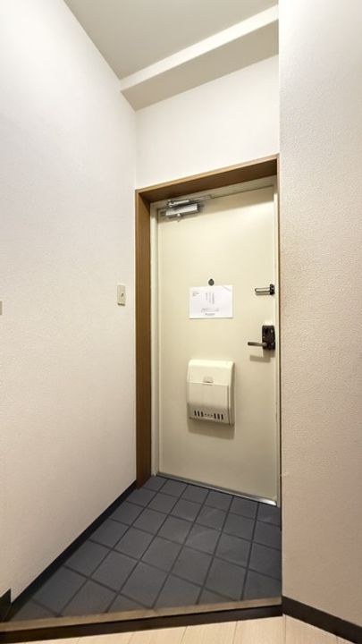 ビーチサイド・マンションの玄関